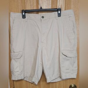 Columbia Omni-Shade Cargo Shorts - Men’s Size 38 - Khaki - Sun Protection